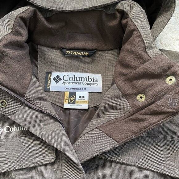 Columbia Titanium Waterproof Belted Jacket with Detachable Hood Size S - Picture 10 of 14